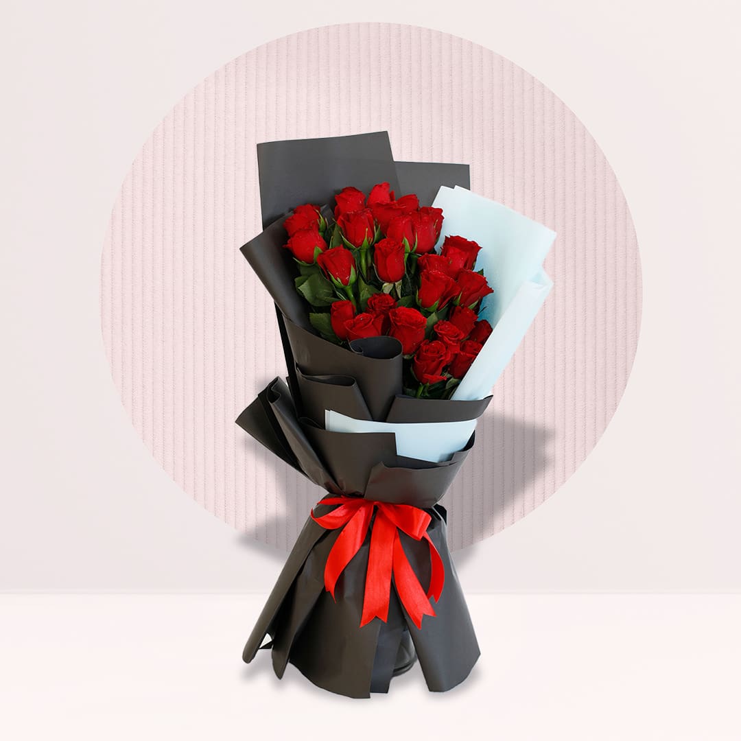 Rose Bouquet 12 red roses bouquet in black wrapping with red ribbon