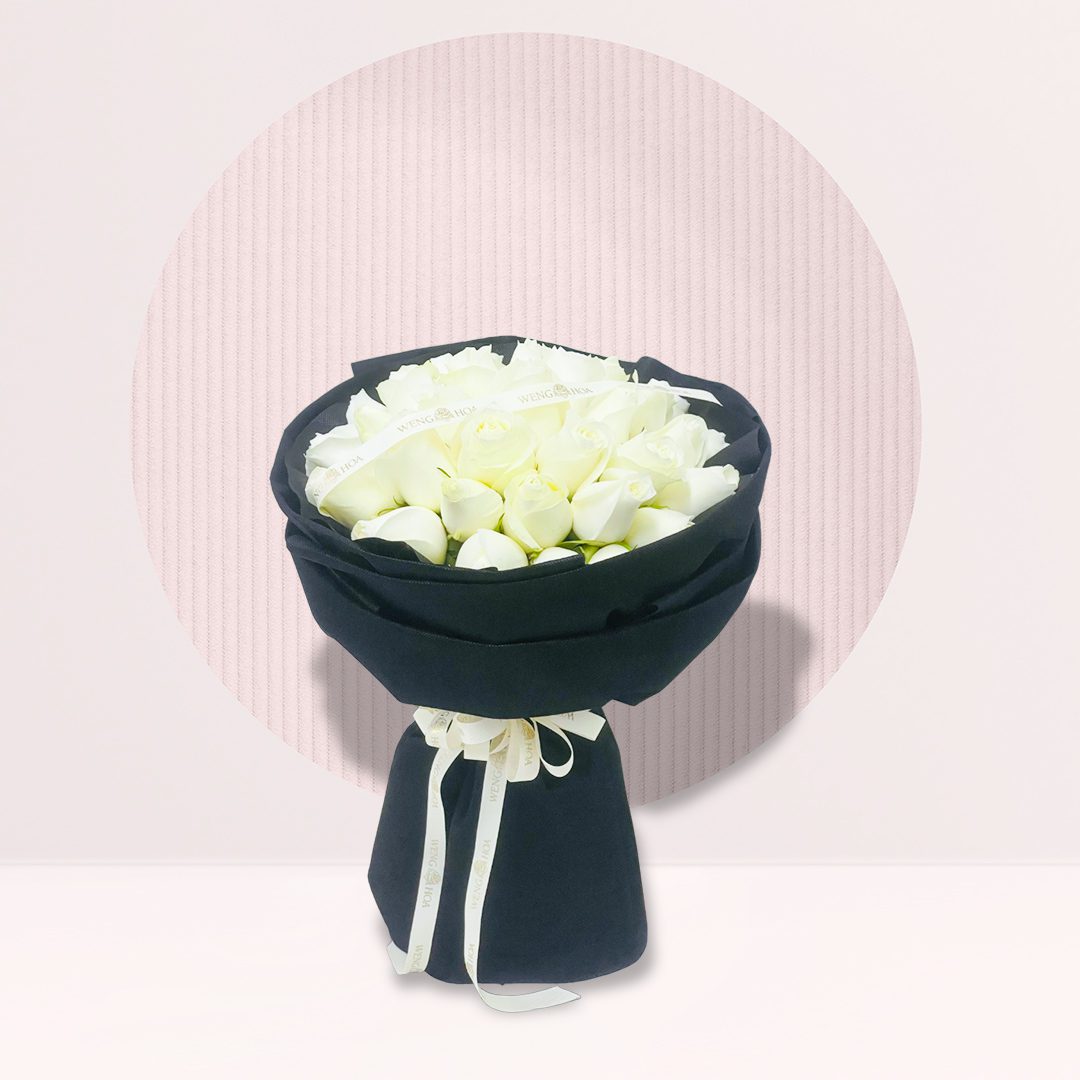 IMG_1268 white rose bouquet in elegant black wrapping