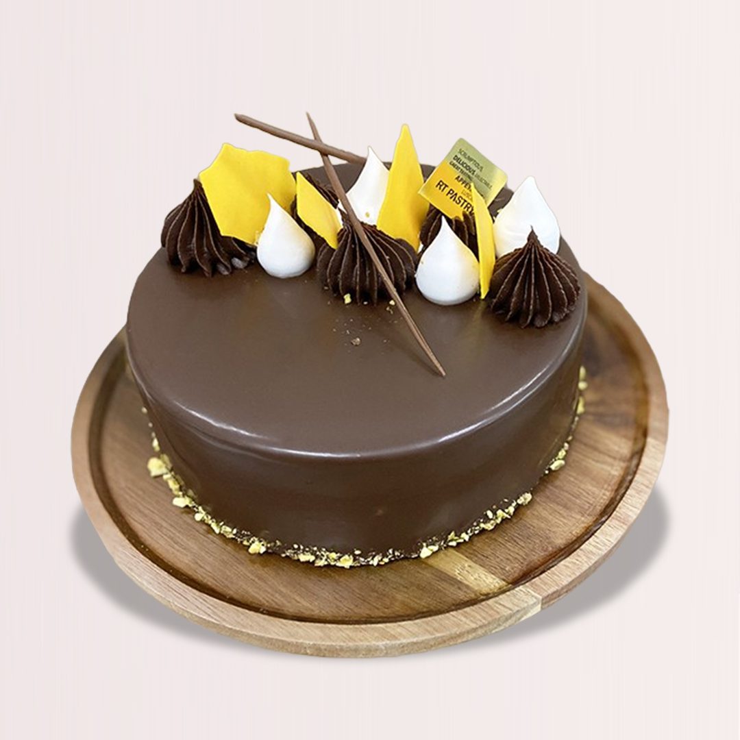 20 Chocolate mousse cake with rich chocolate chiffon layers