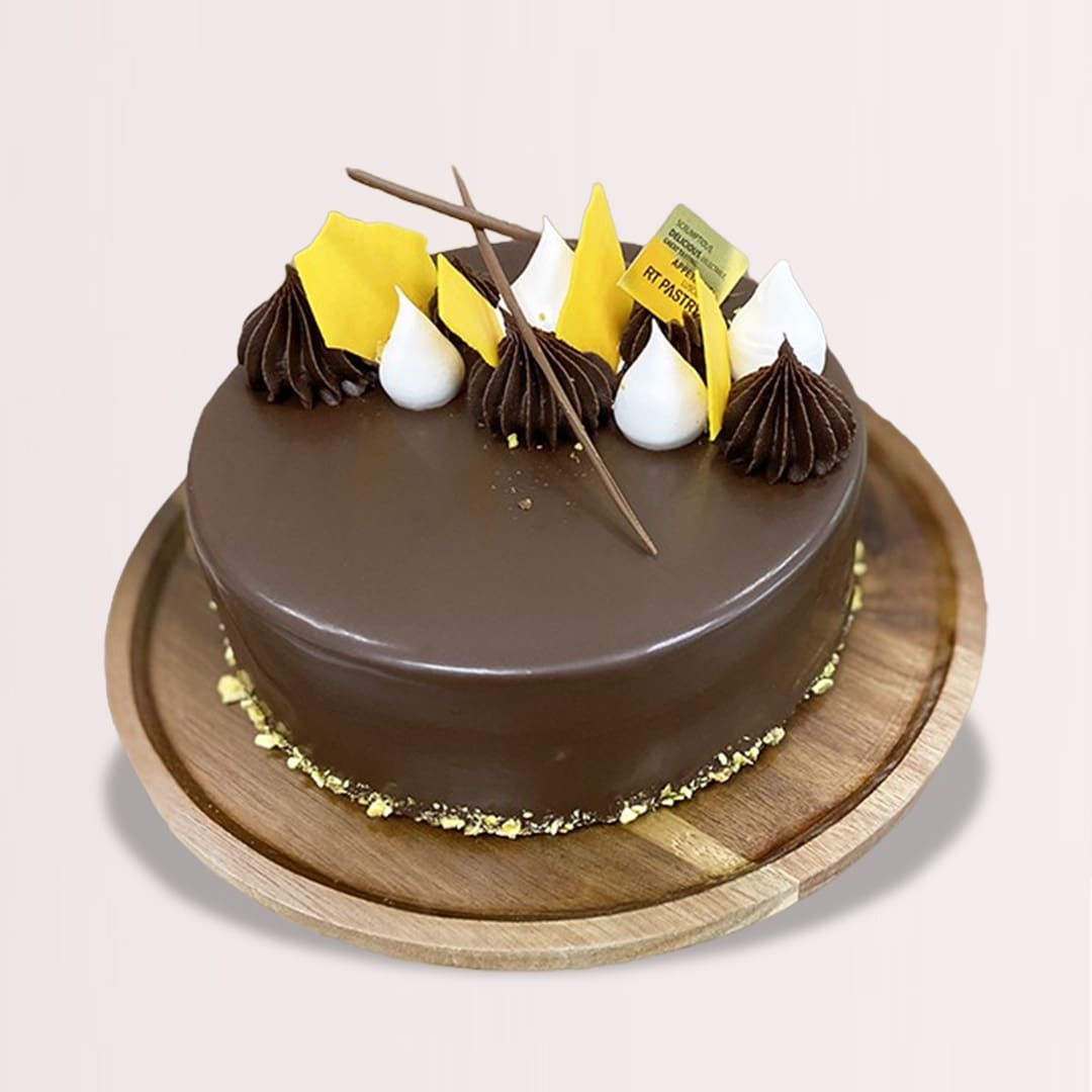 20 Chocolate mousse cake with rich chocolate chiffon layers