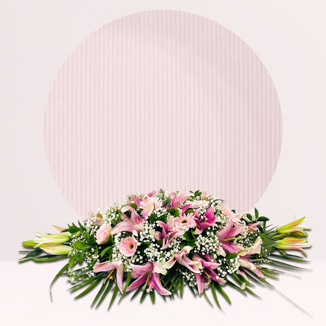 1 (110) Long spring floral table runner with fresh seasonal flowers.
