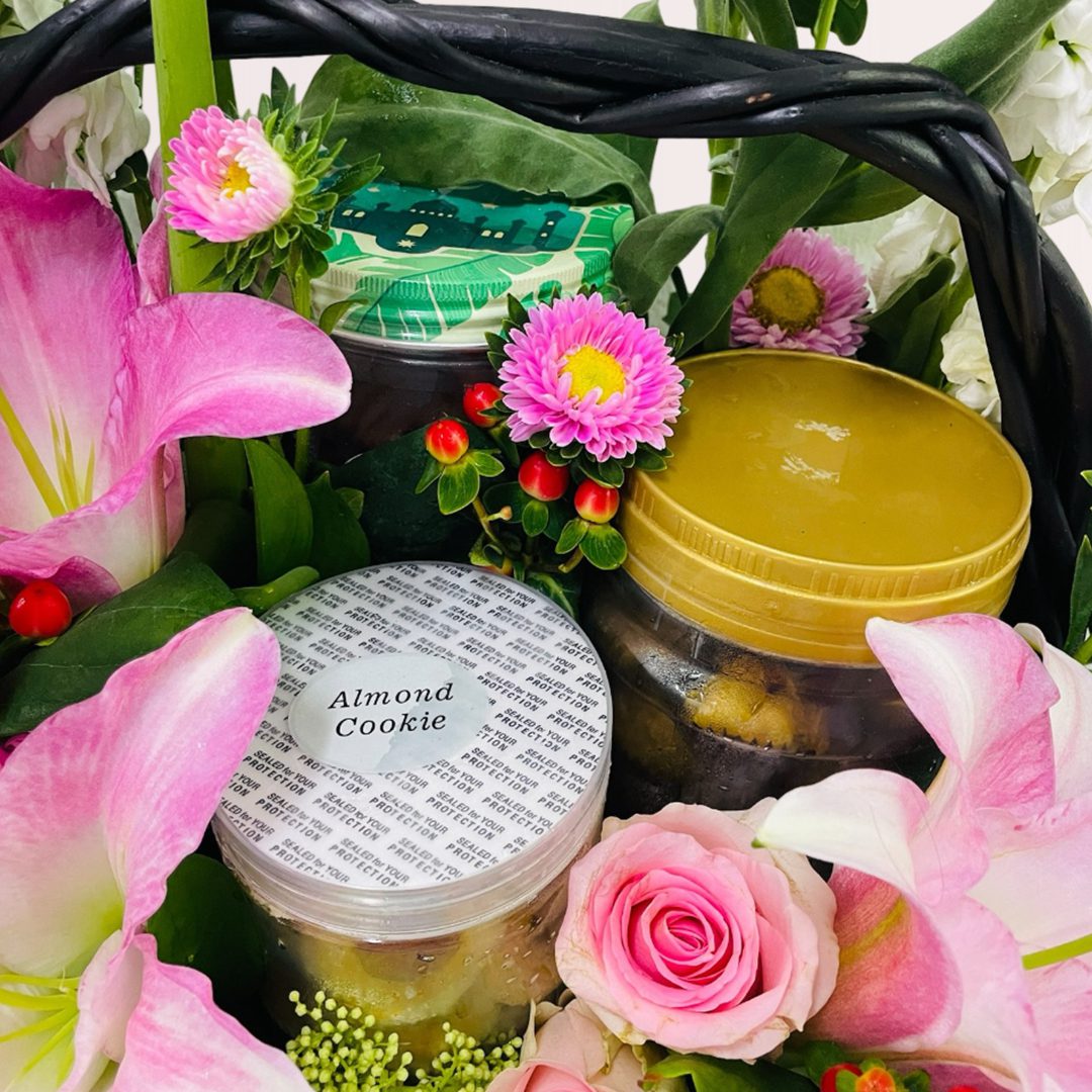 3 (77) send basket bouquet in kl