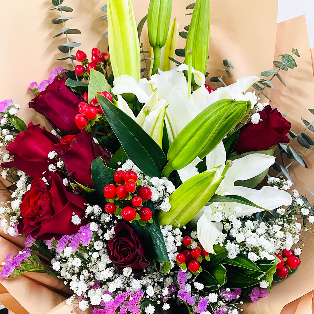 3 (197) send lily bouquet