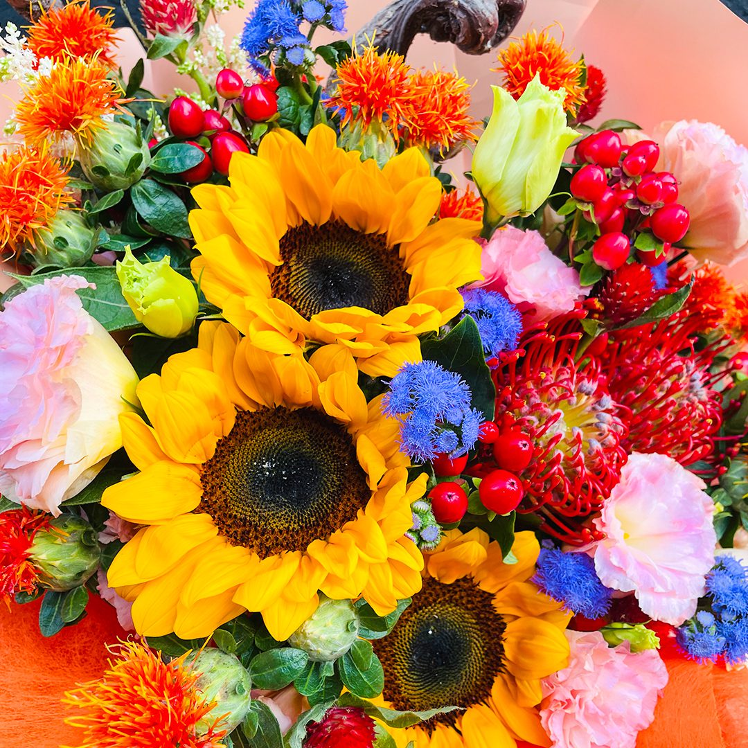 3 (210) send sunflowers in kl