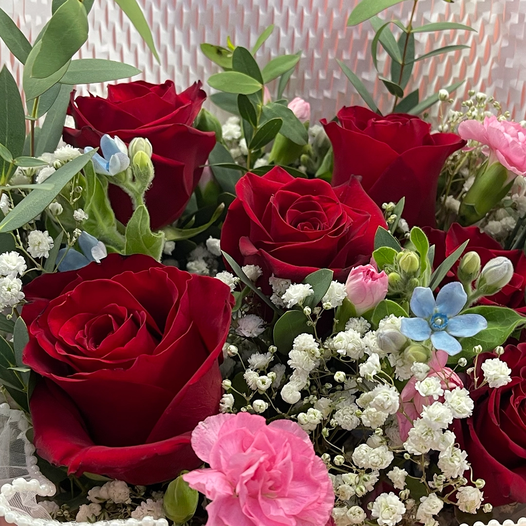 love-in-bloom-bouquet_05