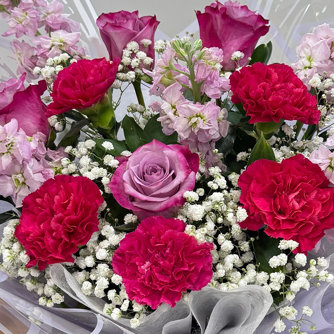 roses-and-carnations-butterfly-bouquet_04