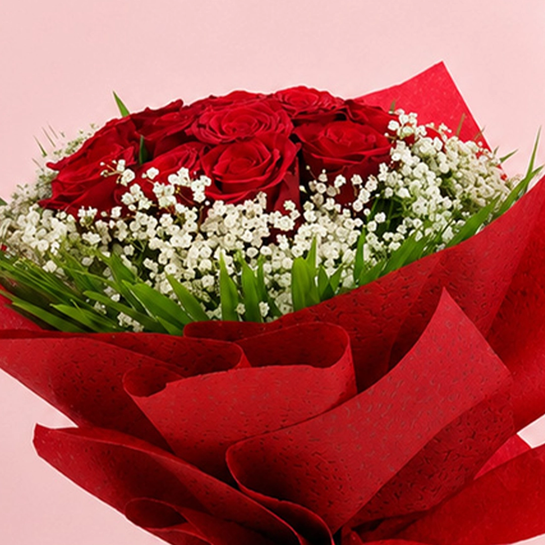 10-red-roses-with-heart-balloon_04