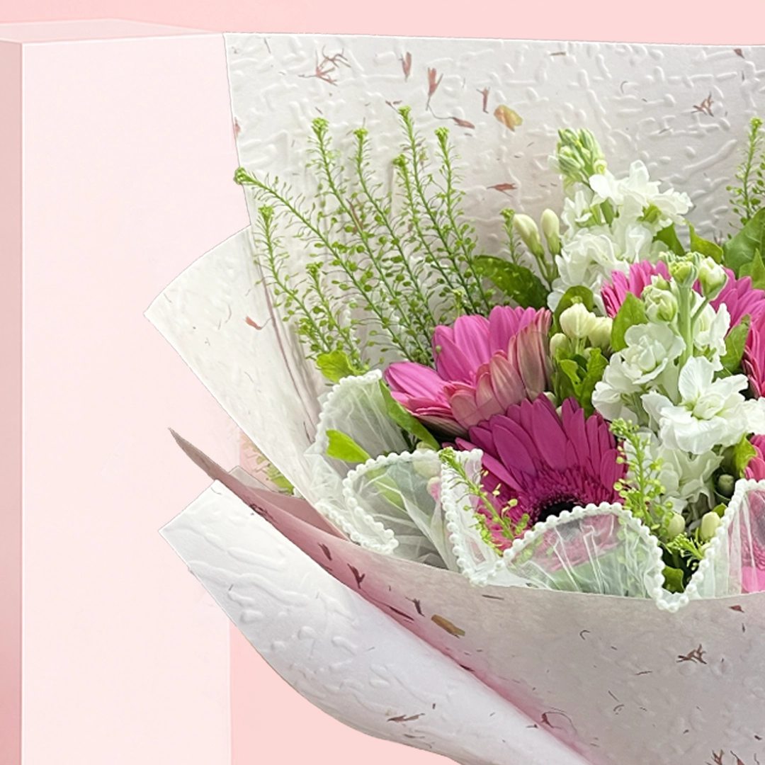 pink-gerbera-and-ferrero-bouquet_02