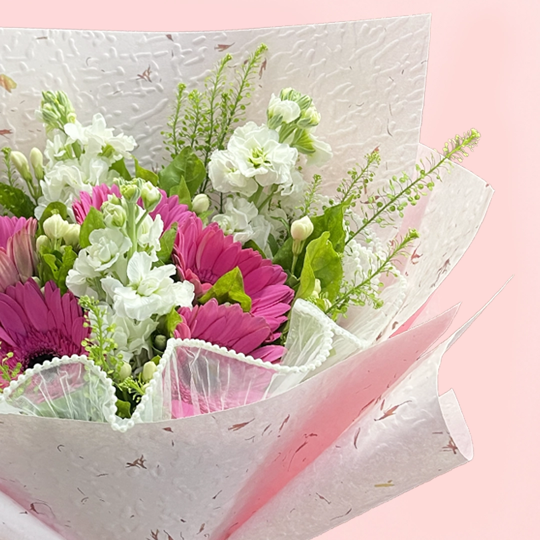 pink-gerbera-and-ferrero-bouquet_03