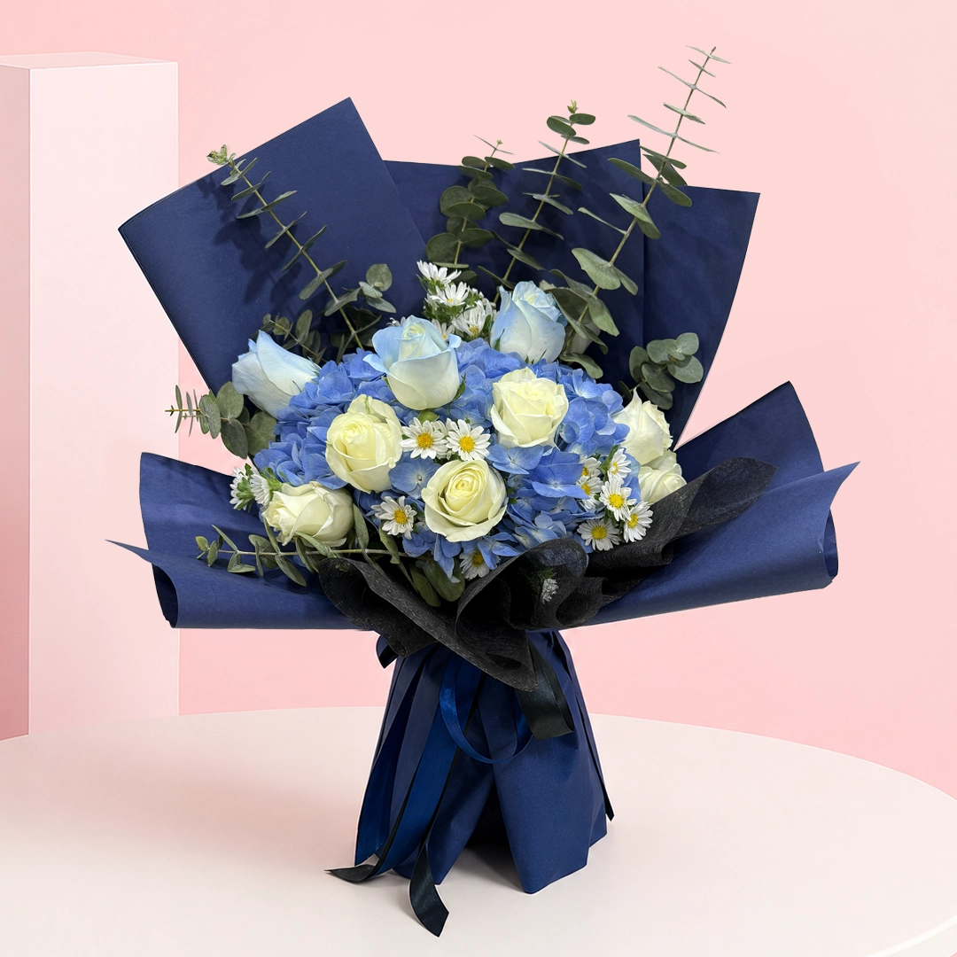blue-hydrangea-rose-bouquet_002