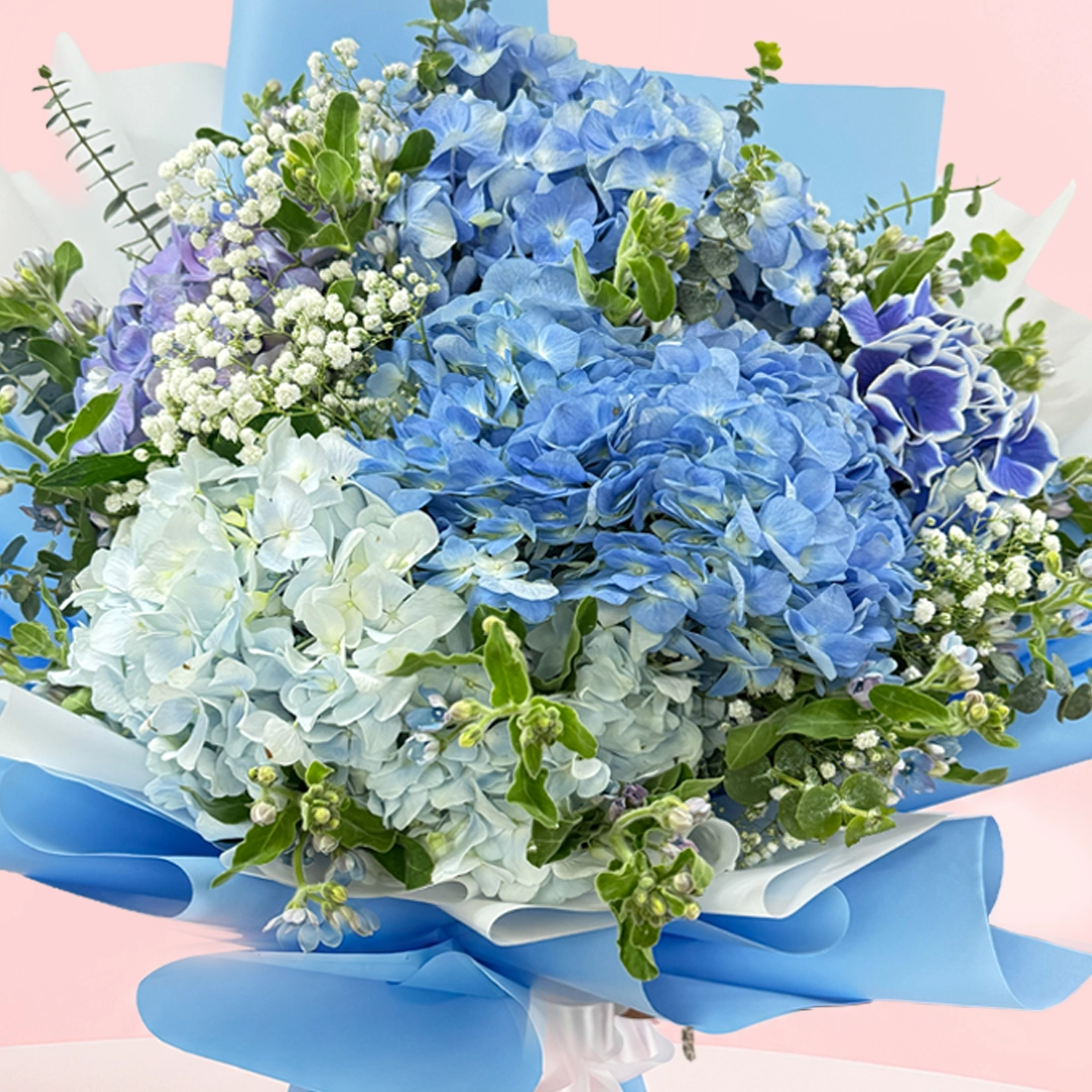 blue-hydrangea-rose-bouquet_04